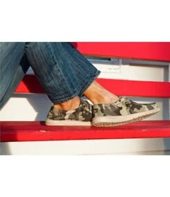 HEYDUDE Men's Wally Camouflage Washable Canvas Shoes