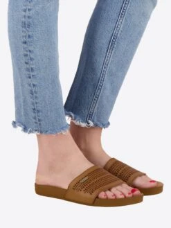 Reef Badslippers Strand-/badschoen Cushion Scout Perf Dames Karamel -Hummel Winkel 041c3d327cd0123513c5f3450b3ffc75