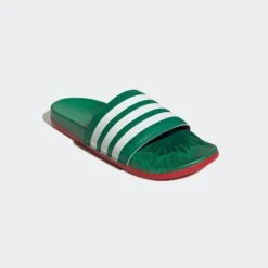Adidas Sportswear Badslippers Strand-/badschoen Adilette Dames Donkergroen -Hummel Winkel 1e330a5d661abe3b9eb01e1e1b0f9f83