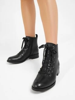 Overige Enkellaarsjes Enkellaarsje LMKaren Dames Zwart -Hummel Winkel 4f8200613b1bc39369fa18efec7c6b7b