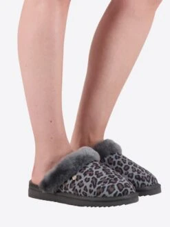 Warmbat Pantoffels Huisschoenen Colie Dames Donkergrijs 12 Warmbat Pantoffels Huisschoenen Colie Dames Donkergrijs -Hummel Winkel 51fb250540cbea9849d2163bde6dead6