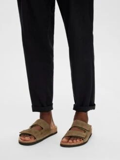 Selected Homme Instappers Muiltjes Bastian Heren Kaki 11 Selected Homme Instappers Muiltjes Bastian Heren Kaki -Hummel Winkel 8694af451b32050a94b90509b2f8fe24