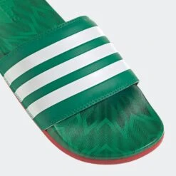 Adidas Sportswear Badslippers Strand-/badschoen Adilette Dames Donkergroen -Hummel Winkel a62491533e7ed6b4d646a0be2aabcd26
