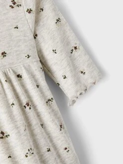 NAME IT Jurken Jurk Kinderen Taupe / Sand -Hummel Winkel b67e24fa56f274618111e6735466828e