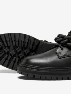 ONLY Enkellaarsjes Veterlaarsjes Beth Dames Zwart -Hummel Winkel d8d0a9e84df7931094c0f70416568fab